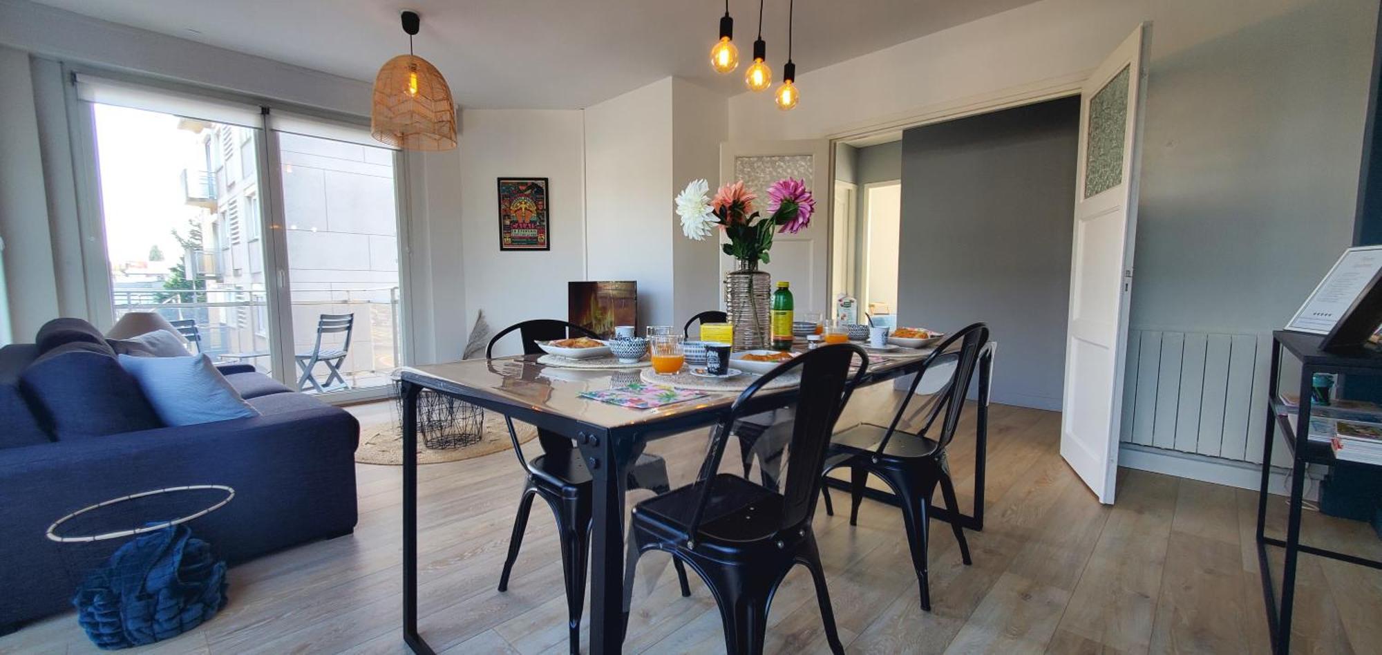 Le Clemenceau Appart-calais Nord-balcon-plage Apartment Calais