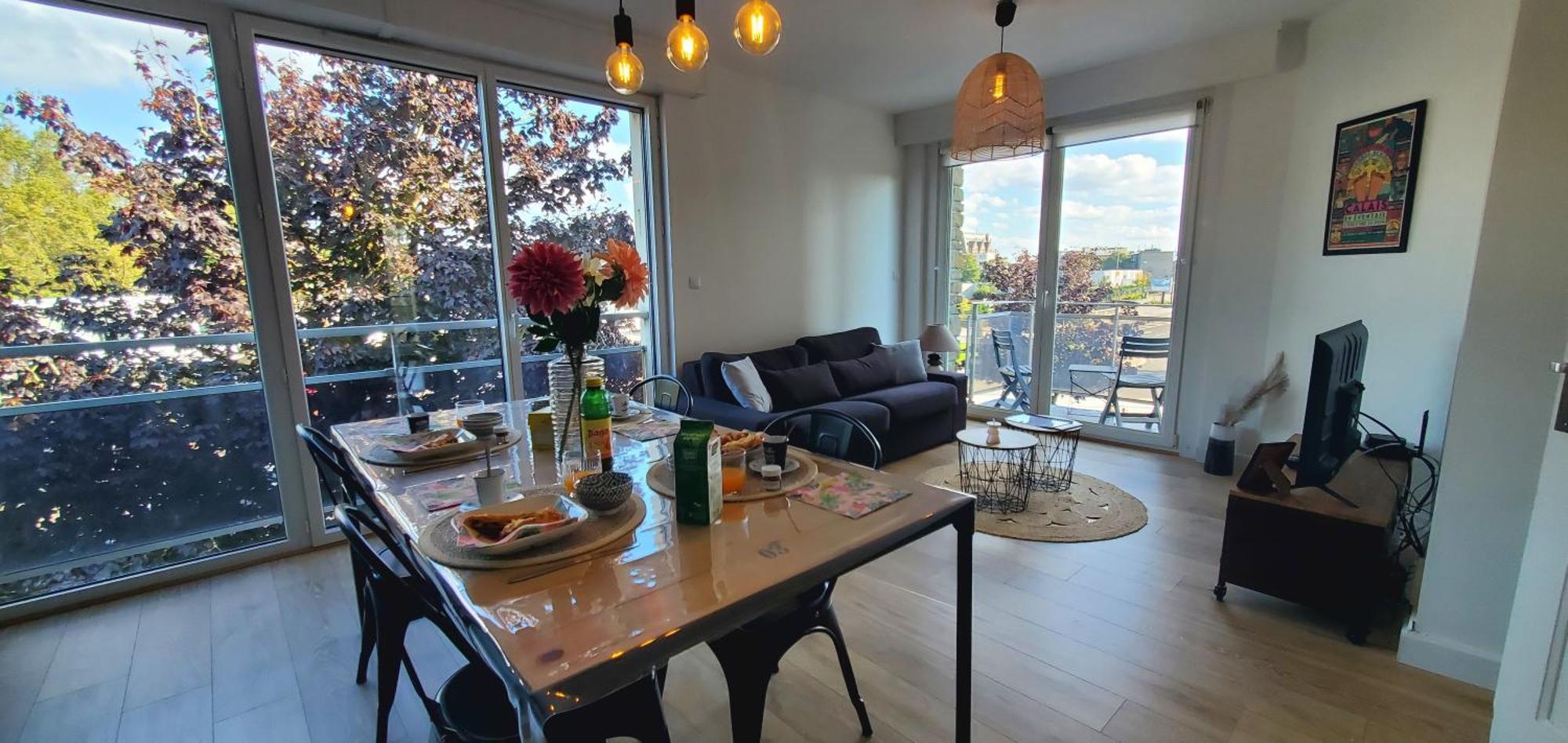 Le Clemenceau Appart-calais Nord-balcon-plage Apartment Calais